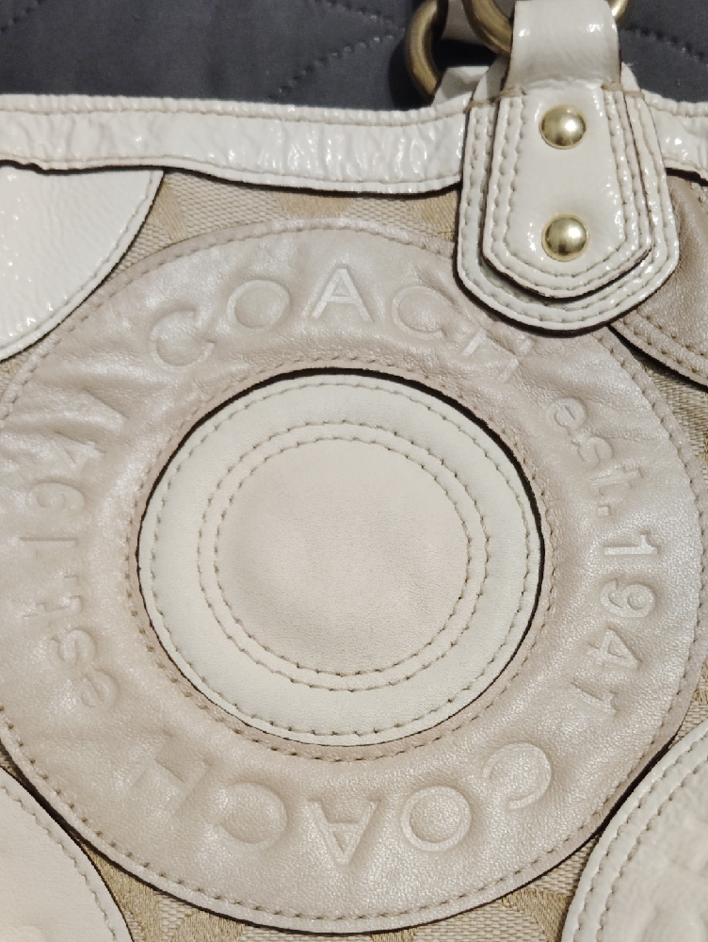 Coach Beige and White Signature Circle Appliqué Tote!! - Picture 3 of 17